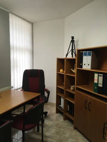  Kancelária na prenájom bezprostredne pri centre mesta Lučenec